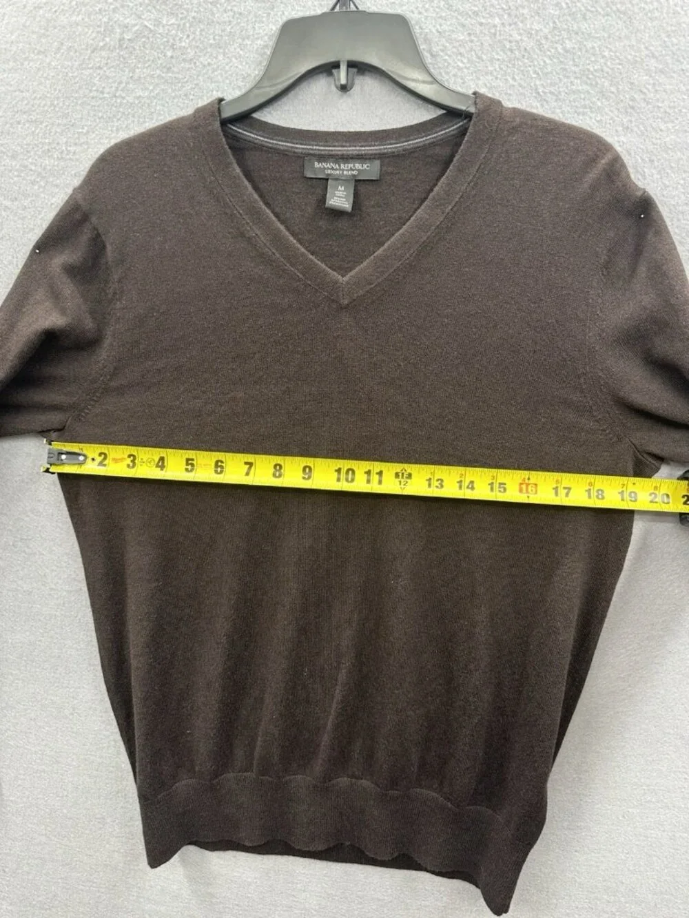 Banana Republic Luxury Blend Mens M V Neck Sweater Silk Cotton Cashmere Brown